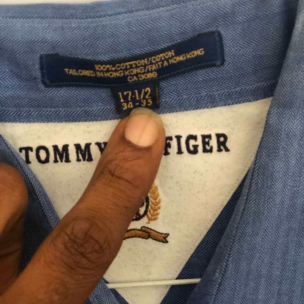 🏀 Tommy Hilfiger Button Down Shirt